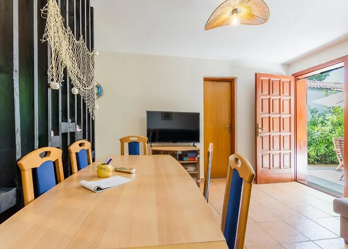 Apartment With Parking Space - Zadar - 24588